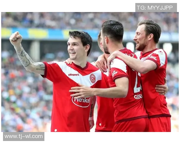 泽尼特与斯拉维亚激战正酣谁将赢得这场巅峰对决 泽尼特与斯拉维亚激战正酣谁将赢得这场巅峰对决